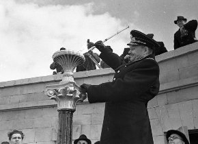 Вечный огонь на Малаховом кургане